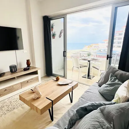 Arenas Negras Puerto Santiago Пуэрто-де-Сантьяго